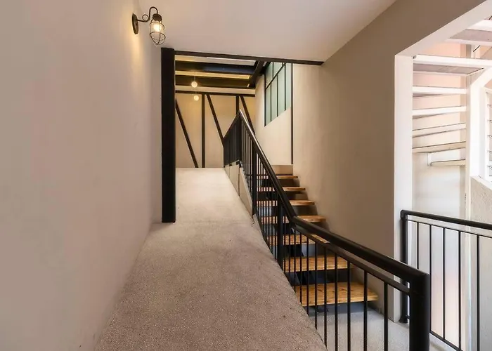 202 Walk The Center 1bdrm 2bath Ac *