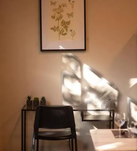 Apartment 202 Walk The Center 1bdrm 2bath Ac