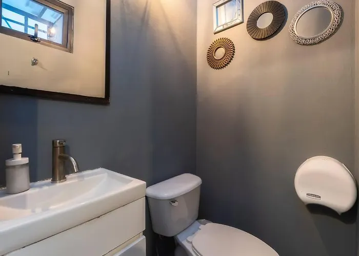 202 Walk The Center 1bdrm 2bath Ac Apartment *