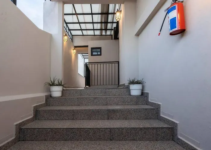 Apartment 202 Walk The Center 1bdrm 2bath Ac *