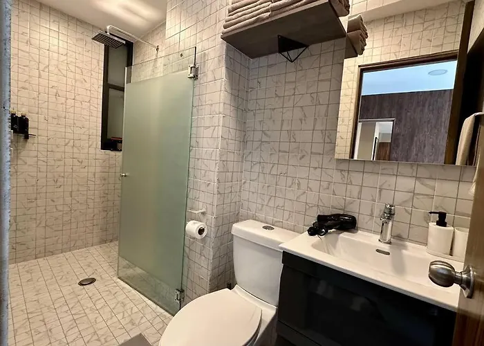 Apartment 202 Walk The Center 1bdrm 2bath Ac *